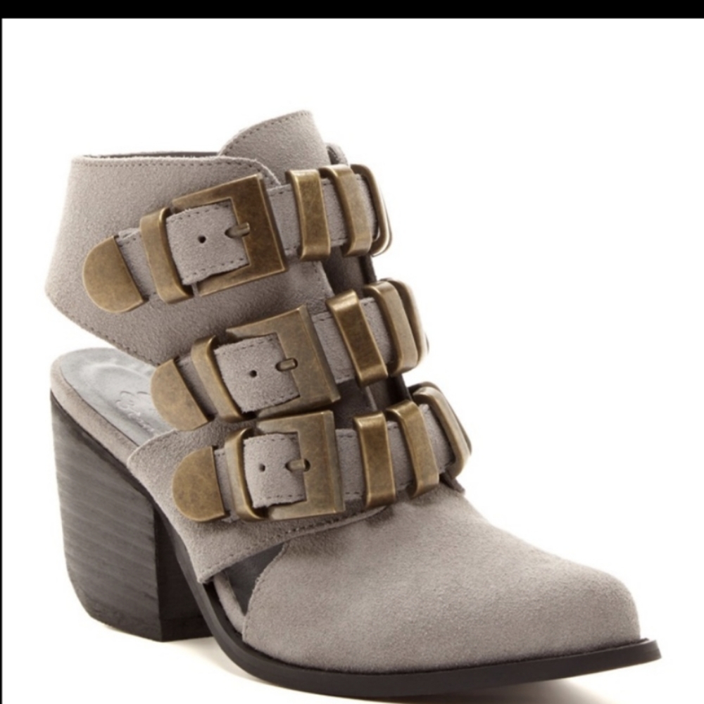 NWOB N.Y.L.A. "General" Buckle Booties Gray Suede Cutout Ankle Size 7.5